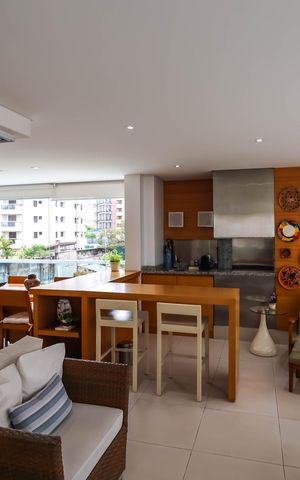 Apartamento à venda com 249m², 3 quartos e 4 vagasVaranda