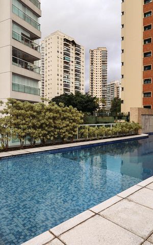 Apartamento à venda com 249m², 3 quartos e 4 vagasÁrea comum - Piscina