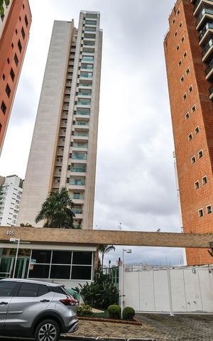 Apartamento à venda com 249m², 3 quartos e 4 vagasFachada