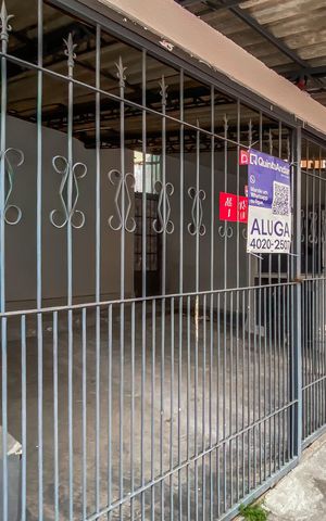 Casa para alugar com 100m², 2 quartos e 1 vaga Casa para alugar com 100m², 2 quartos e 1 vagaFachada