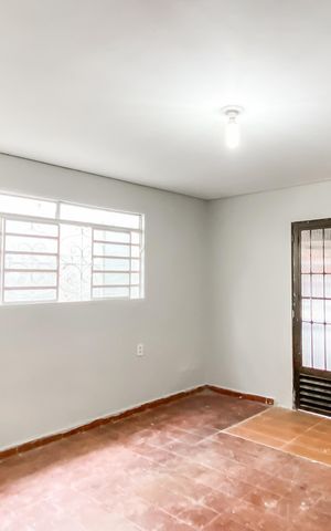 Casa para alugar com 100m², 2 quartos e 1 vaga Casa para alugar com 100m², 2 quartos e 1 vagaSala