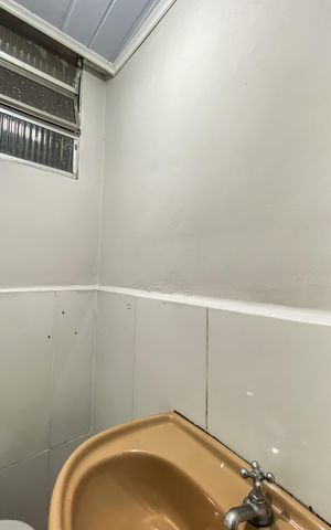 Casa para alugar com 100m², 2 quartos e 1 vaga Casa para alugar com 100m², 2 quartos e 1 vagaBanheiro de serviço
