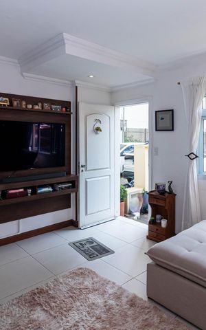 Casa de condomínio à venda com 168m², 2 quartos e 2 vagas Casa de condomínio à venda com 168m², 2 quartos e 2 vagasSala