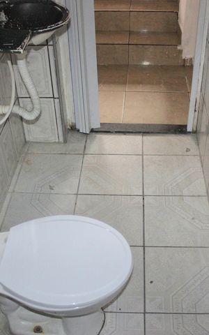 Casa para alugar com 70m², 3 quartos e 3 vagasBanheiro 