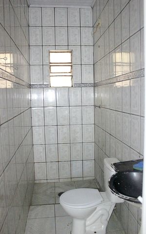 Casa para alugar com 70m², 3 quartos e 3 vagasBanheiro 