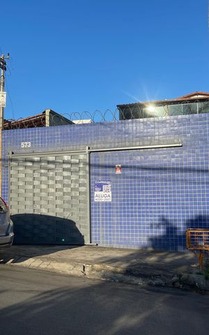 Casa para alugar com 250m², 3 quartos e 3 vagas Casa para alugar com 250m², 3 quartos e 3 vagasPlaca instalada no muro com o codigo GRDG-93 no dia 17-09-2026, tamanho grande