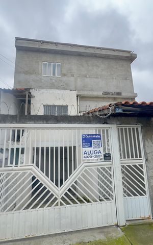 Casa para alugar com 50m², 2 quartos e sem vaga Casa para alugar com 50m², 2 quartos e sem vagaPlaca instalada na fachada do imóvel