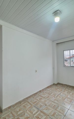 Casa para alugar com 50m², 2 quartos e sem vaga Casa para alugar com 50m², 2 quartos e sem vagaSala