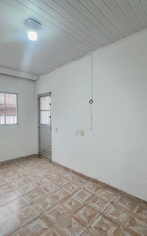 Casa para alugar com 50m², 2 quartos e sem vaga Casa para alugar com 50m², 2 quartos e sem vagaSala