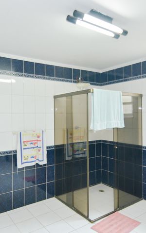 Casa à venda com 160m², 3 quartos e 3 vagasBanheiro da Suíte