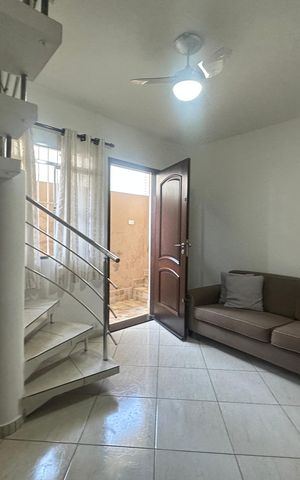 Casa à venda com 142m², 3 quartos e 1 vaga Casa à venda com 142m², 3 quartos e 1 vagaSala