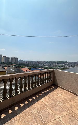 Casa à venda com 142m², 3 quartos e 1 vaga Casa à venda com 142m², 3 quartos e 1 vagaVaranda