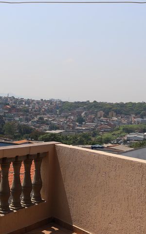 Casa à venda com 142m², 3 quartos e 1 vaga Casa à venda com 142m², 3 quartos e 1 vagaVaranda