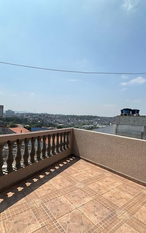 Casa à venda com 142m², 3 quartos e 1 vaga Casa à venda com 142m², 3 quartos e 1 vagaVaranda