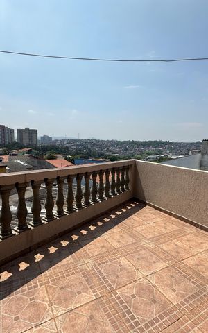 Casa à venda com 142m², 3 quartos e 1 vaga Casa à venda com 142m², 3 quartos e 1 vagaVaranda