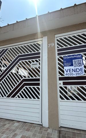 Casa à venda com 142m², 3 quartos e 1 vaga Casa à venda com 142m², 3 quartos e 1 vagaFachada