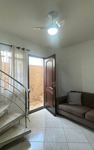 Casa à venda com 142m², 3 quartos e 1 vaga Casa à venda com 142m², 3 quartos e 1 vagaSala