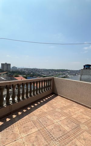 Casa à venda com 142m², 3 quartos e 1 vaga Casa à venda com 142m², 3 quartos e 1 vagaVaranda
