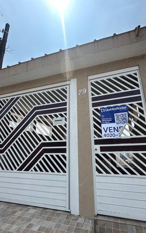 Casa à venda com 142m², 3 quartos e 1 vaga Casa à venda com 142m², 3 quartos e 1 vagaFachada