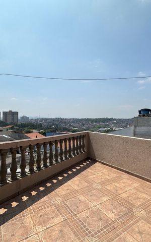 Casa à venda com 142m², 3 quartos e 1 vaga Casa à venda com 142m², 3 quartos e 1 vagaVaranda