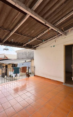 Casa à venda com 90m², 2 quartos e 4 vagas Casa à venda com 90m², 2 quartos e 4 vagasVaranda