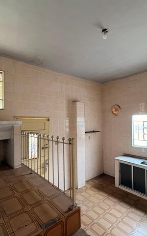 Casa à venda com 90m², 2 quartos e 4 vagas Casa à venda com 90m², 2 quartos e 4 vagasCozinha