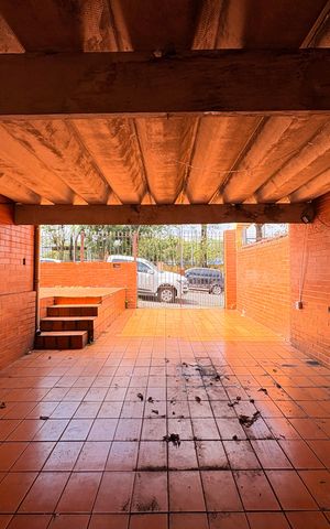 Casa à venda com 90m², 2 quartos e 4 vagas Casa à venda com 90m², 2 quartos e 4 vagasGaragem