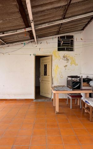 Casa à venda com 90m², 2 quartos e 4 vagas Casa à venda com 90m², 2 quartos e 4 vagasVaranda