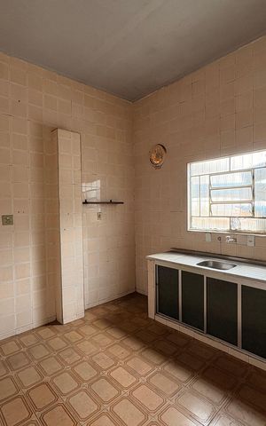 Casa à venda com 90m², 2 quartos e 4 vagas Casa à venda com 90m², 2 quartos e 4 vagasCozinha