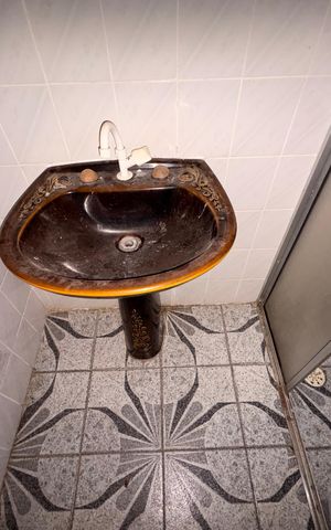 Casa à venda com 90m², 2 quartos e 4 vagas Casa à venda com 90m², 2 quartos e 4 vagasBanheiro
