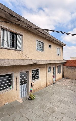 Casa à venda com 90m², 2 quartos e 4 vagas Casa à venda com 90m², 2 quartos e 4 vagasCasa 2