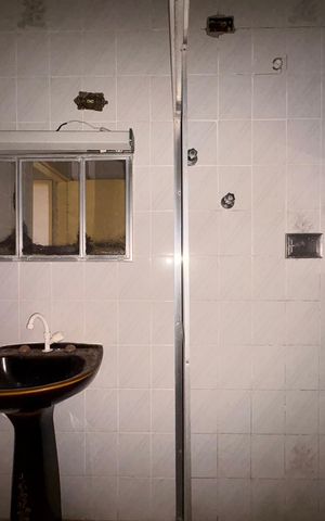 Casa à venda com 90m², 2 quartos e 4 vagas Casa à venda com 90m², 2 quartos e 4 vagasBanheiro