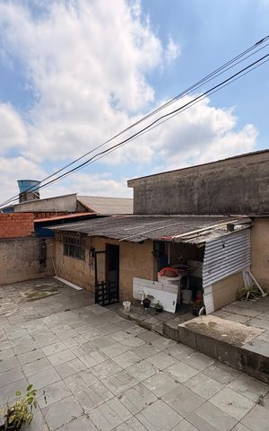 Casa à venda com 90m², 2 quartos e 4 vagas Casa à venda com 90m², 2 quartos e 4 vagasCasa 2