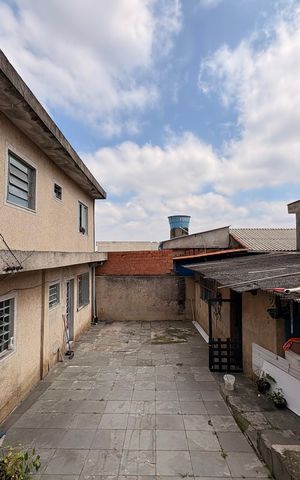 Casa à venda com 90m², 2 quartos e 4 vagas Casa à venda com 90m², 2 quartos e 4 vagasCasa 2