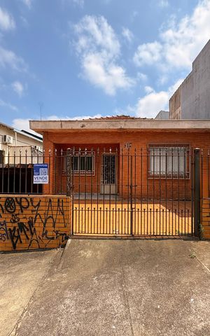 Casa à venda com 90m², 2 quartos e 4 vagas Casa à venda com 90m², 2 quartos e 4 vagasFachada + plaquinha FADD-446
