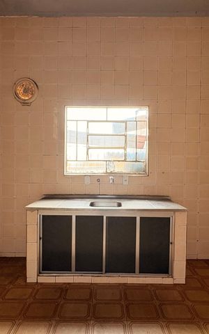 Casa à venda com 90m², 2 quartos e 4 vagas Casa à venda com 90m², 2 quartos e 4 vagasCozinha