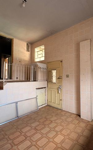 Casa à venda com 90m², 2 quartos e 4 vagas Casa à venda com 90m², 2 quartos e 4 vagasCozinha