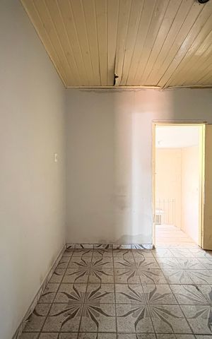 Casa à venda com 90m², 2 quartos e 4 vagas Casa à venda com 90m², 2 quartos e 4 vagasCopa