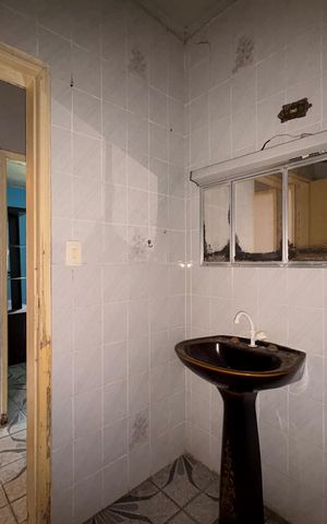 Casa à venda com 90m², 2 quartos e 4 vagas Casa à venda com 90m², 2 quartos e 4 vagasBanheiro