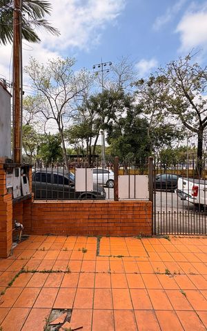 Casa à venda com 90m², 2 quartos e 4 vagas Casa à venda com 90m², 2 quartos e 4 vagasVista do quarto 1
