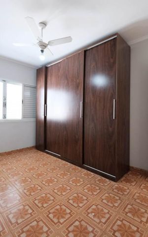 Casa à venda com 143m², 4 quartos e 2 vagasSuíte