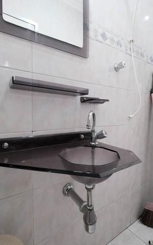 Casa à venda com 143m², 4 quartos e 2 vagasBanheiro 2