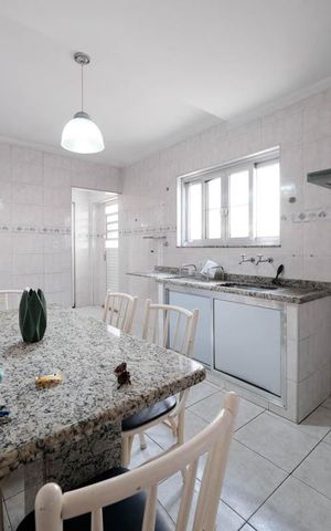 Casa à venda com 143m², 4 quartos e 2 vagasCozinha
