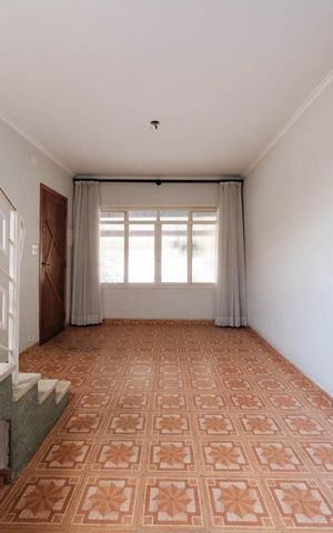 Casa à venda com 143m², 4 quartos e 2 vagasSala