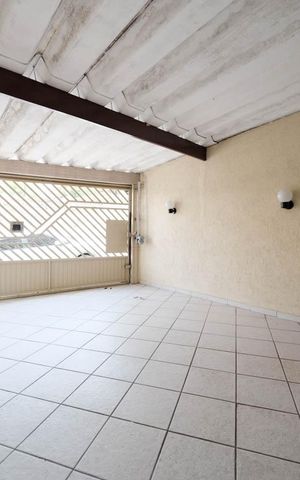 Casa à venda com 143m², 4 quartos e 2 vagasGaragem