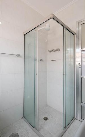 Casa à venda com 143m², 4 quartos e 2 vagasBanheiro 1