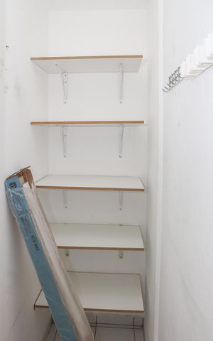 Apartamento à venda com 83m², 3 quartos e 2 vagas Apartamento à venda com 83m², 3 quartos e 2 vagasDespensa