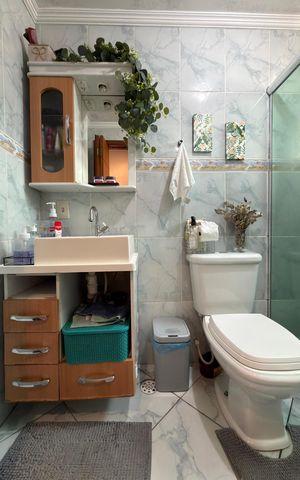 Apartamento à venda com 55m², 2 quartos e 1 vaga Apartamento à venda com 55m², 2 quartos e 1 vagaBanheiro Social