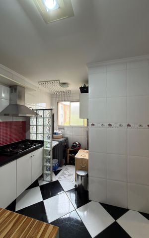 Apartamento à venda com 55m², 2 quartos e 1 vaga Apartamento à venda com 55m², 2 quartos e 1 vagaCozinha e Área de Serviço