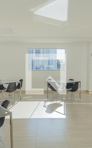 Apartamento para alugar com 43m², 2 quartos e 1 vaga Apartamento para alugar com 43m², 2 quartos e 1 vagaÁrea comum - Salão de festas